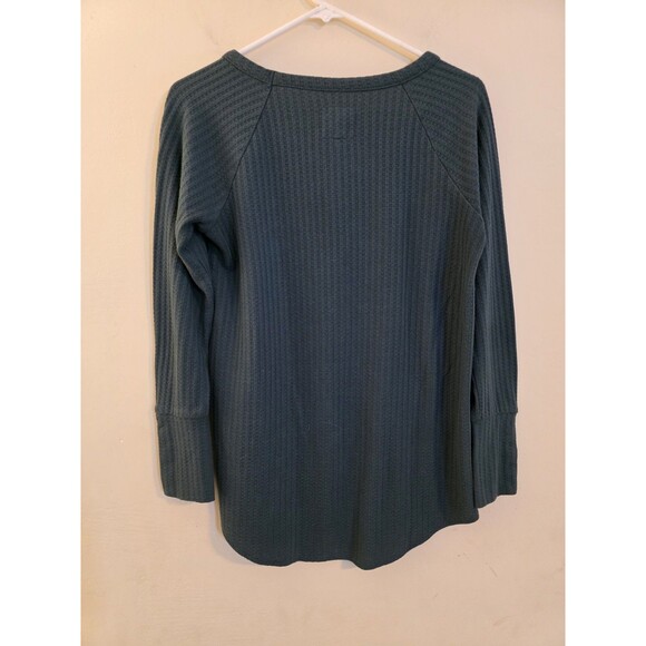 Chaser Women's Size Medium Green Long Sleeve Waffle Knit Button Cuff Top - Picture 4 of 10